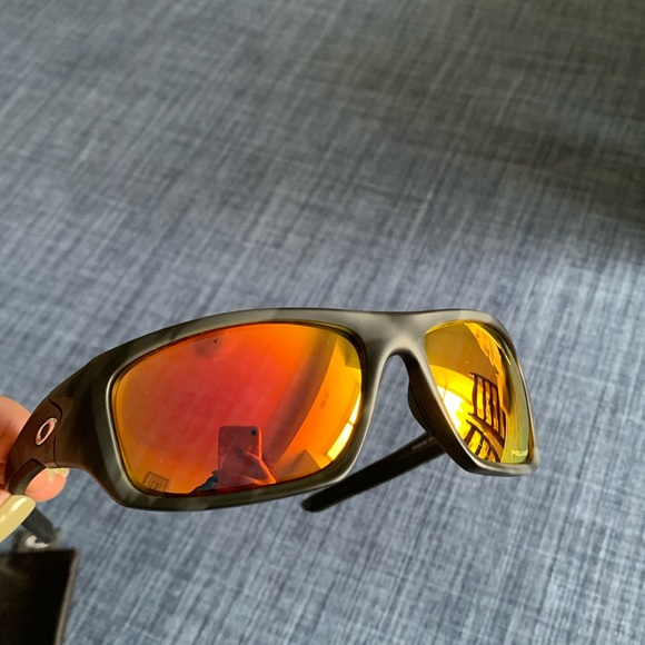 Oakley VALVE  009236-3160  Matte Black Camo Rubi Iridium Polarized sunglasses - Picture 9 of 16